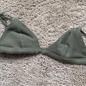 Green ribbed Hollister top